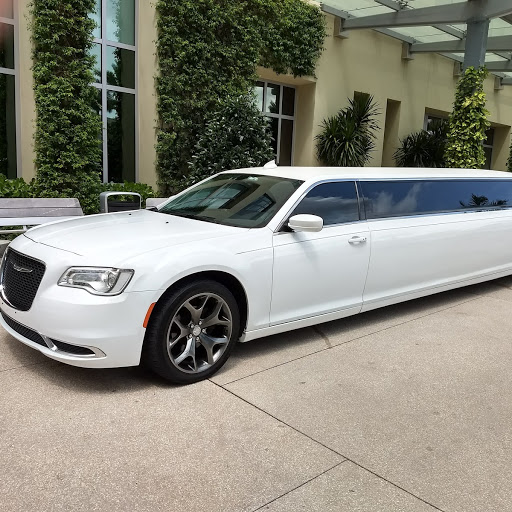 Stretch limousine — Chrysler 300
